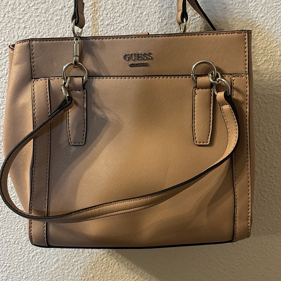 Guess pink shoulder bag with crossbody strap and matching wallet - Picture 2 of 10